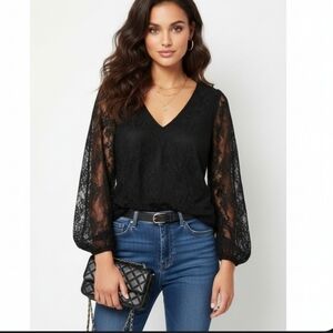 Alice + Olivia V-neckline Black Lace Blouse Lomg Sleeve Size Medium